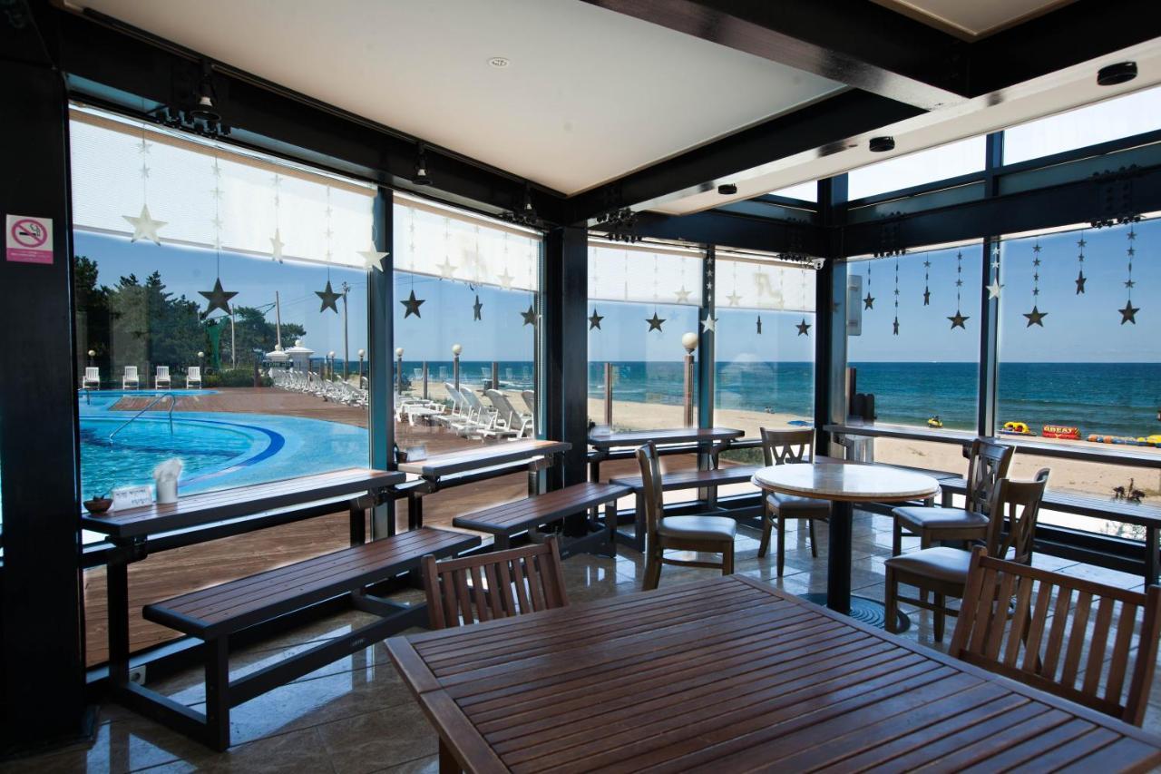 Benikea San&Bada Jumunjin Resort Gangneung Exteriör bild